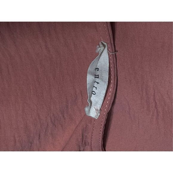 Entro 3/4 Roll Tab Sleeve Oversized Rose Pink Low plunging Blouse Size Small - Picture 4 of 4